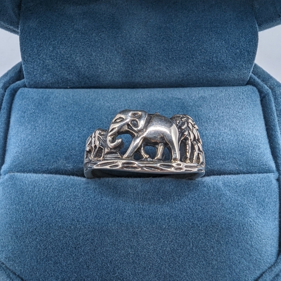 Sterling Silver Elephant Ring - Picture 2 of 4